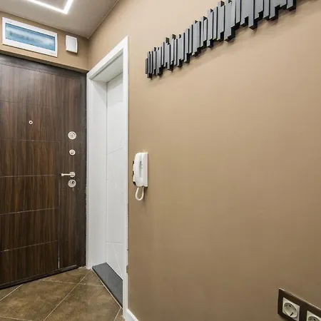 Modern Flat Nearby Center Fast Internet *