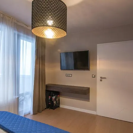 Modern Flat Nearby Center Fast Internet * 瓦爾納